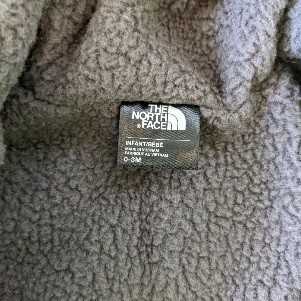 The North Face Warm Storm Jacket, size 0-3 months - Picture 4 of 4